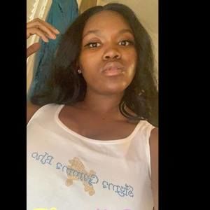 Meet your Posher, Janiqua